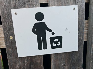 Çöp öğütme, atık toplama ve çevre koruma için çöp tabelaları