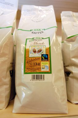 sıfır atık mağazasından ürün almak, ambalajsız sürdürülebilir alışveriş