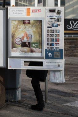 Ticarette otomatikman otomatik satış makinesi