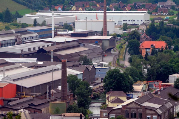 Toplu ürün üretimi için endüstriyel yapı ve endüstriyel mimari