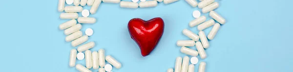 Red Heart Lies Heart Made Pills Medicine Healthcare Concept — Stock Photo, Image