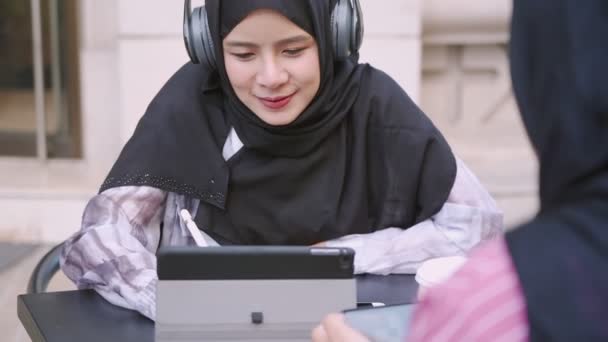 Two Young Muslim Female Friends Having Joyful Conversations Afternoon Tea — Stock Video