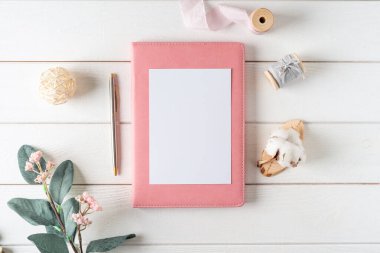 Üst görünüm boş kağıt defteri.