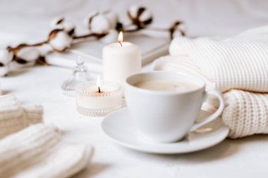 Beyaz kahve, pamuk, mum..