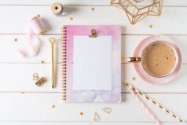 Üst görünüm boş kağıt defteri.