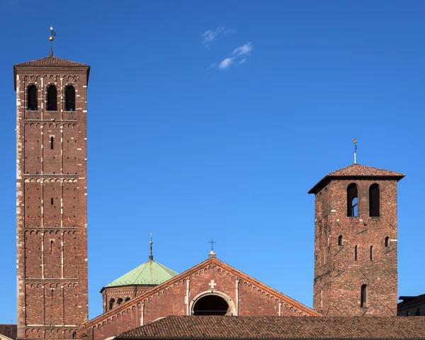 Sant Ambrogio πύργους — Φωτογραφία Αρχείου