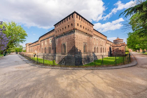 Underbar Panoramautsikt Över Gamla Medeltida Sforza Slott Solig Dag Och — Stockfoto