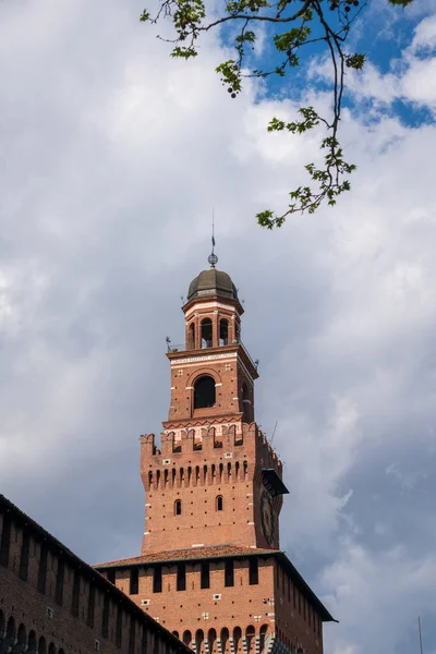 Oude Middeleeuwse Sforza Kasteel Details Van Toren Hoofdingang Milaan Italië — Stockfoto