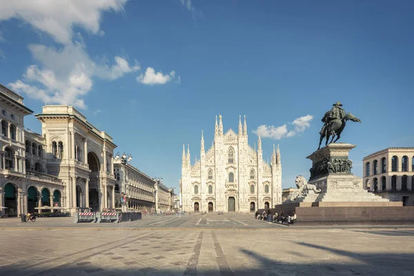 Larga Exposición Catedral Milán Duomo Vittorio Emanuele Estatua Plaza Piazza —  Fotos de Stock