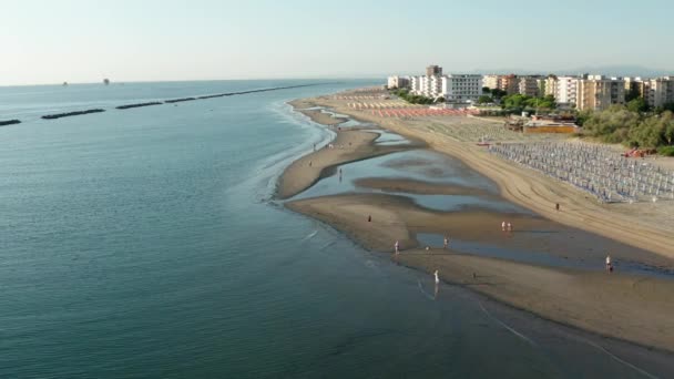 Aerial Shot Sandy Beach Parrellas Gazebo Summer Vacation Concept Lido — стокове відео
