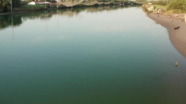 Krajobraz Chatek Rybackich Rzece Typową Włoską Maszyną Rybacką Zwaną Trabucco — Wideo stockowe
