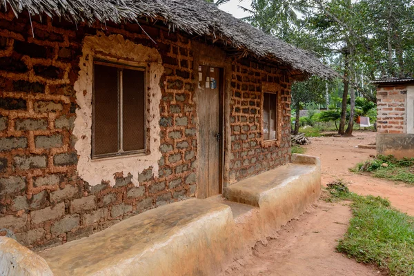Casa di fango nel villaggio di Zanzibar — Foto Stock