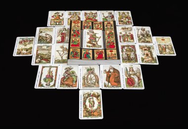 Aptal ile 22 arcana