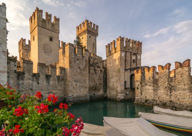 Scaliger Kalesi ve geranius