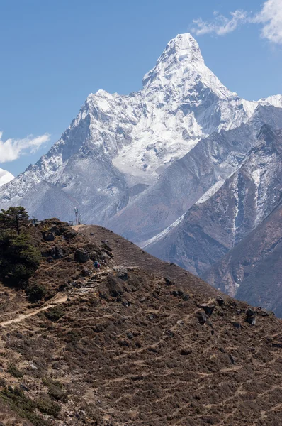 Wanderweg mit ama dablam, Everest-Region — Stockfoto