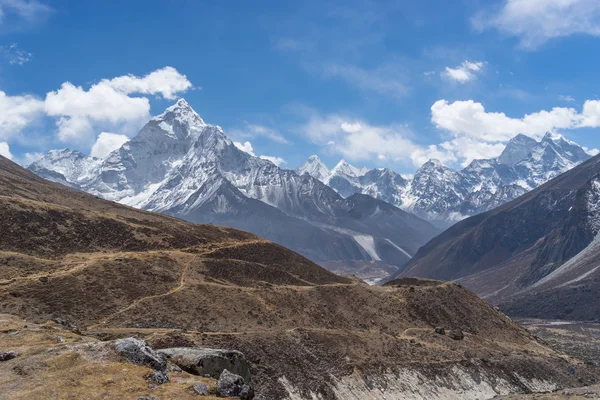 Paisaje de montaña del pueblo de Thukla —  Fotos de Stock