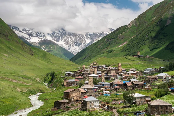 Aldeia Ushguli Maior Decadência Europa Verão Estação Verde Região Svaneti — Fotografia de Stock