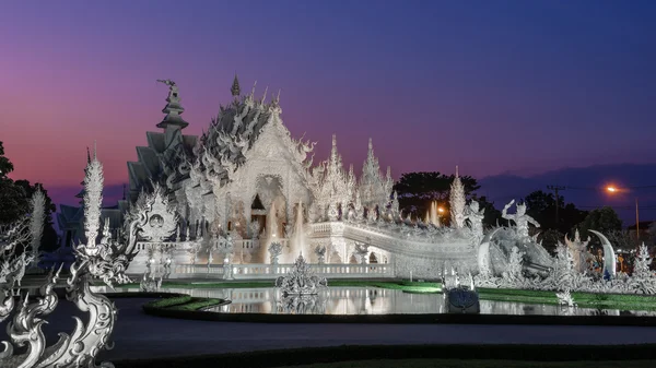 Wat Rong Khung templo branco — Fotografia de Stock