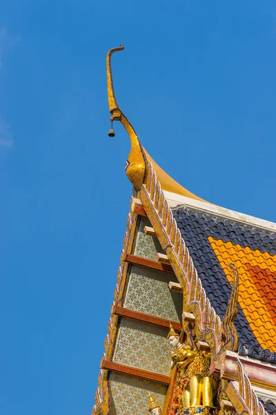 Tempeldach im traditionellen thailändischen Stil — Stockfoto