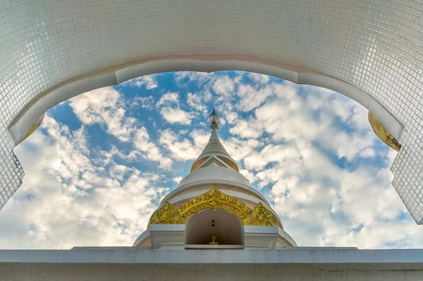 Phra Tart Pha Ngao pagoda temple — Stock Photo, Image