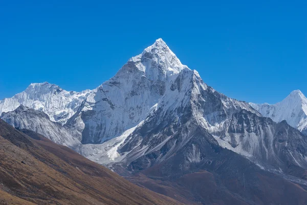 Montaña Ama Dablam, región del Everest — Foto de Stock