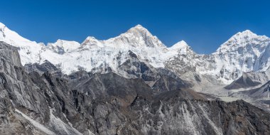 Makalu dağının panoramik görünüm