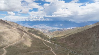 Leh dağ manzarası ve ulaşım