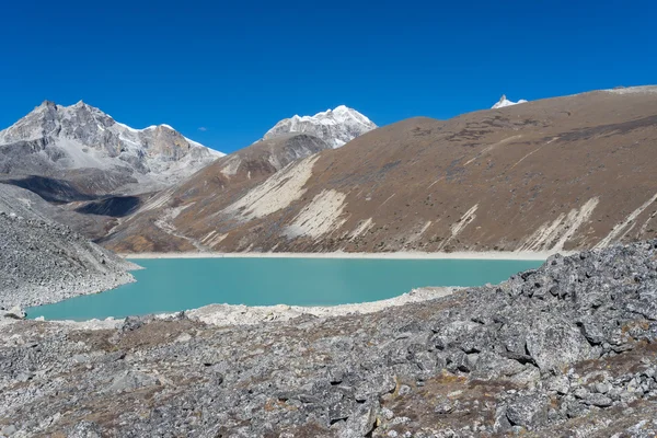 Thonak lake landschap, Everest regio — Stockfoto