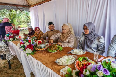 KUALA LUMPUR, MACH 2021. Geleneksel Malezya düğünü sahnesi 