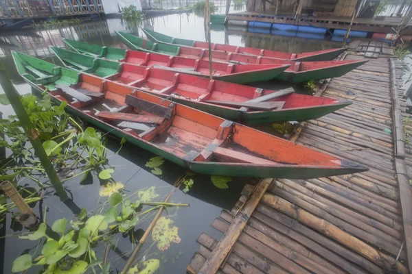 Východ slunce krajina na Pandak pláži, Terengganu. Měkké zaostření díky dlouhé expozici snímku. Přírodní složení a nízké světlo — Stock fotografie