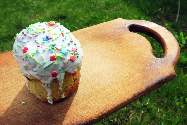 Pastel Pascua Festivo Con Coloridas Frutas Confitadas — Foto de Stock