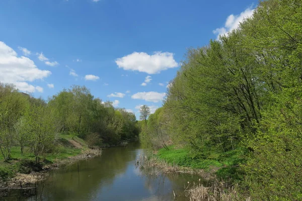 Blauwe Lucht Grijze Wolken Bij Mooi Weer Een Achtergrond Van — Stockfoto