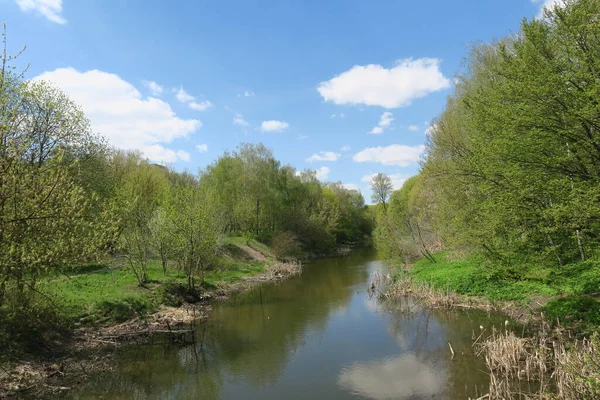 Blauwe Lucht Grijze Wolken Bij Mooi Weer Een Achtergrond Van — Stockfoto