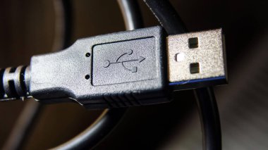 Bilgisayar USB kablosu siyah