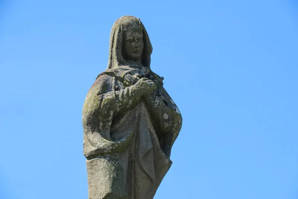 Belle Sculpture Pierre Mère Dieu Sur Tombe — Photo