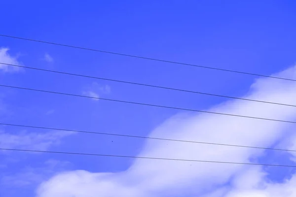 Céu Azul Nuvens Brancas Belo Dia Verão Ensolarado — Fotografia de Stock