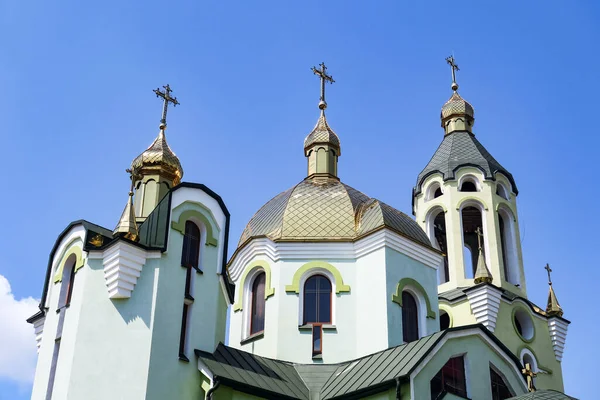 Hermosa Nueva Iglesia Ortodoxa Cristiana —  Fotos de Stock