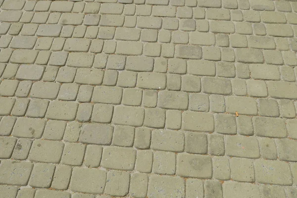 公園内の黄色いコンクリート舗装 — ストック写真
