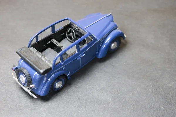 Wenig Schönes Plastikspielzeugauto — Stockfoto