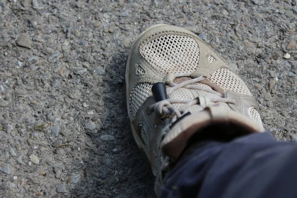 Спортивне Взуття Чоловіча Нога Землі — стокове фото