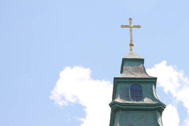 Eski Polonya kilisesinin çadır kulesi.