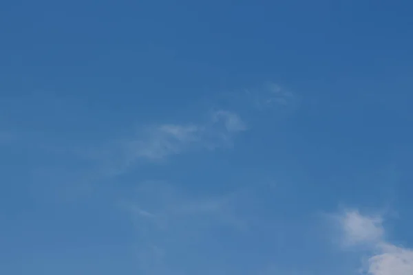 Blauer Himmel Bei Schönem Sommerwetter — Stockfoto