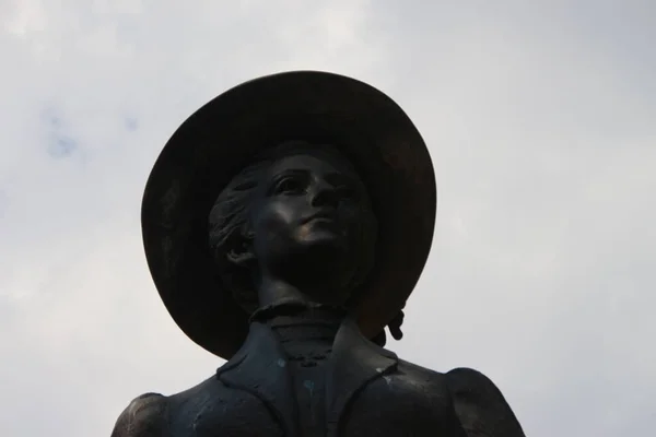 Bronsmonument Över Operasångaren Parken Solomiya Krushelnytska Ternopil — Stockfoto