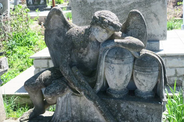 Escultura Pedra Sepultura Cemitério Cristão — Fotografia de Stock