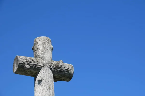 Steinkreuz Auf Einem Grab Auf Einem Christlichen Friedhof — Stockfoto