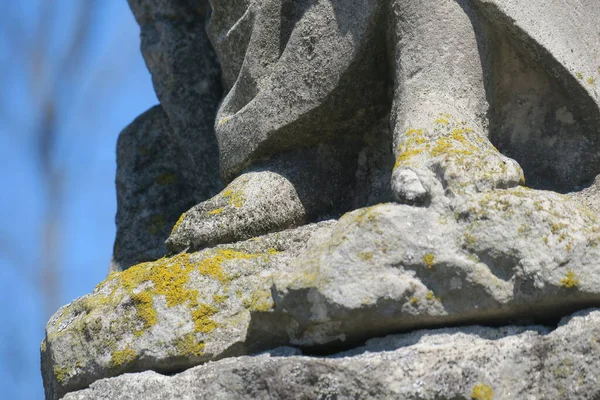 기독교 묘지에 무덤의 조각품 — 스톡 사진