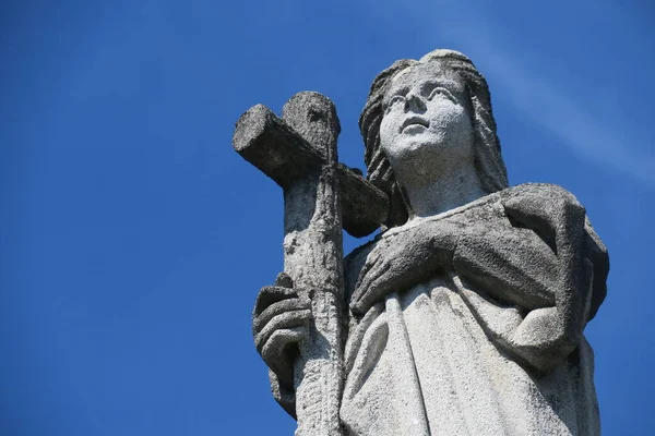 Sculpture Pierre Sur Tombe Dans Cimetière Chrétien — Photo