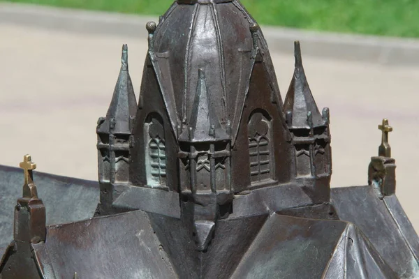 Monumento Brinquedo Igreja Praça Feito Bronze — Fotografia de Stock
