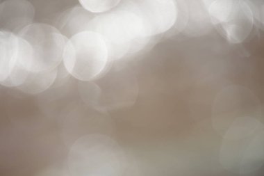 Kayadan bir fıskiyedeki suyun sönmüş hali.