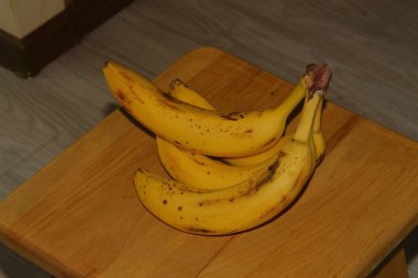 Sarı örgü lezzetli muzlar.